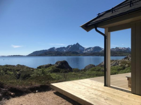 PRIVATE NEWLY BUILT WATERFRONT CABIN IN LOFOTEN